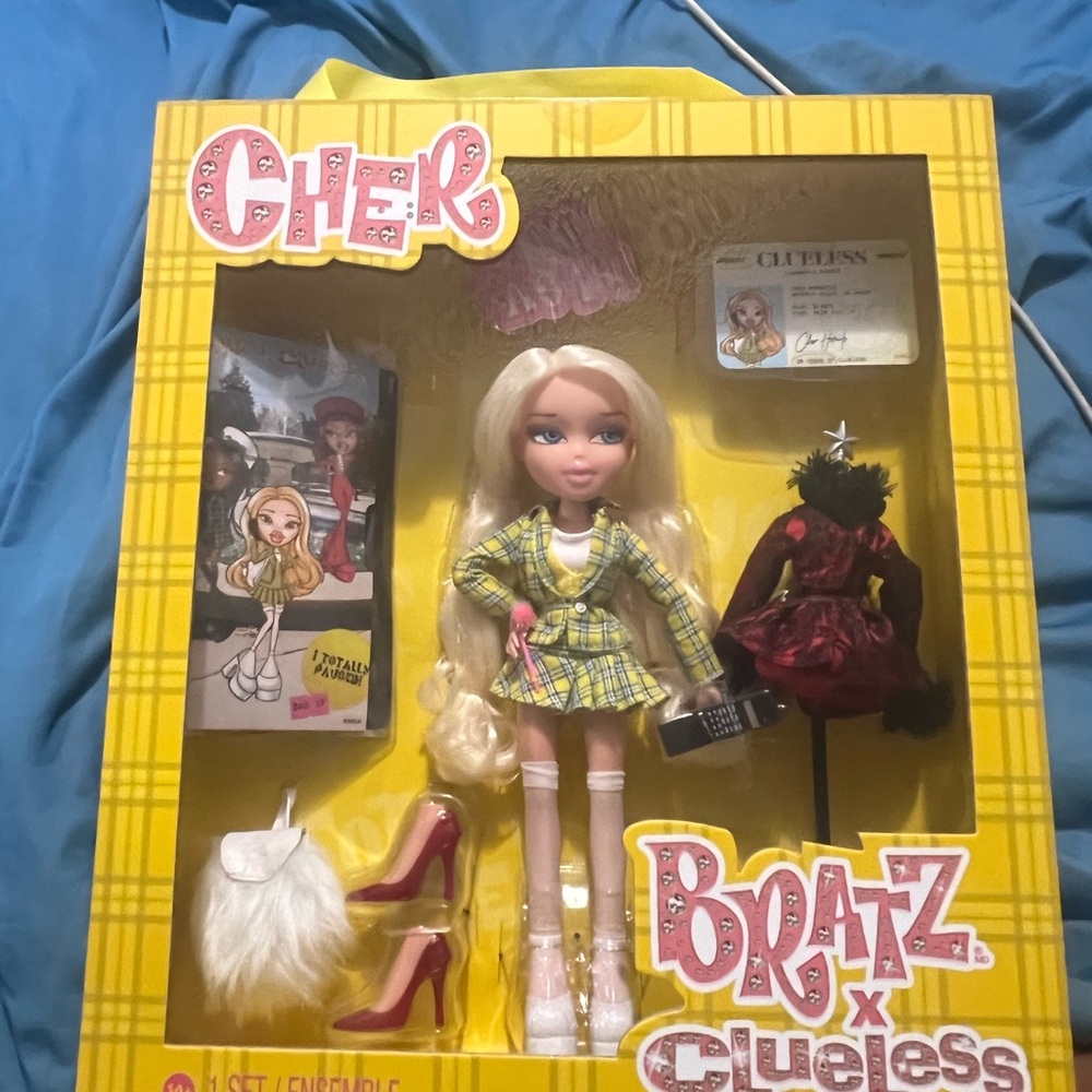 NEW IN BOX - Bratz • Clueless Cher Doll